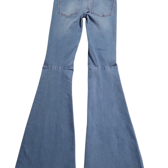 Free People Women's Penny Pull-on Flare Stretch Denim Jeans Size 25 Med Wash - Picture 6 of 16